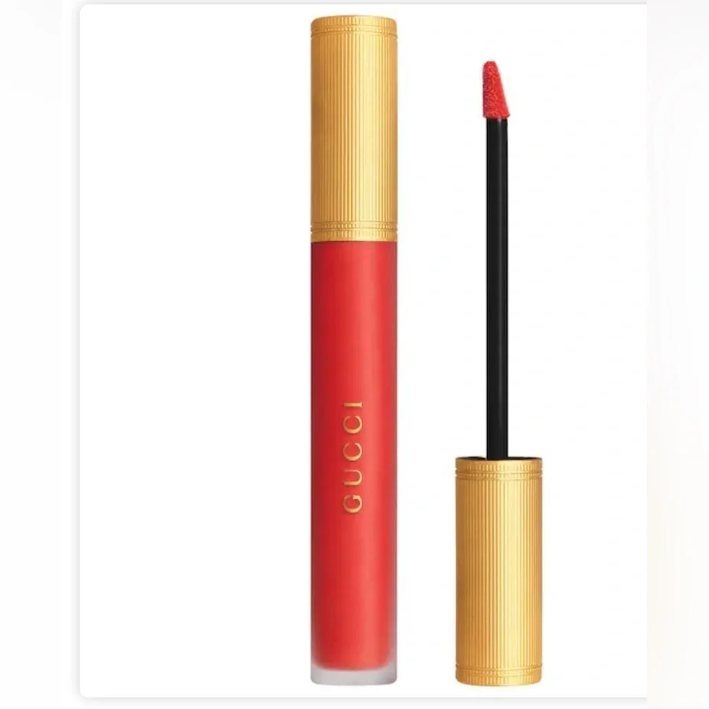 NWOT Gucci Transfer-Proof Matte Liquid Lipstick  Lizzie Tiger color